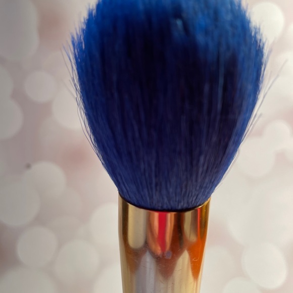 Christian Dior large powder brush. Authentic.REDUCE PRICE $12 - Picture 2 of 6